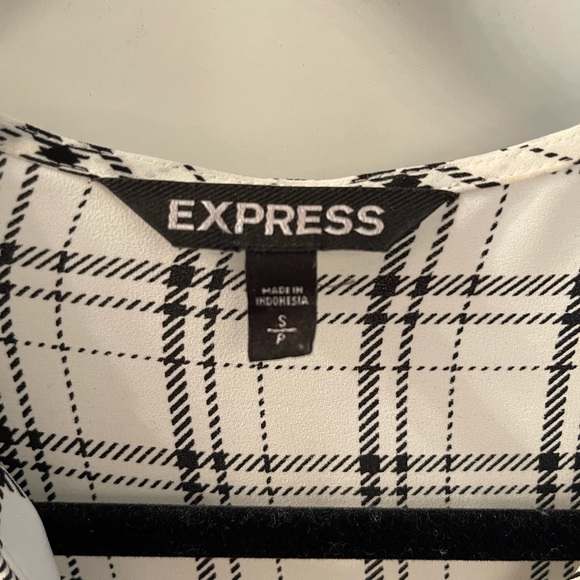 Express Blouse - Picture 3 of 4